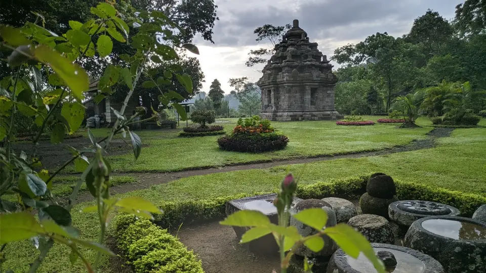 Beautiful Candi Selogriyo a great historical destination in Magelang, Indonesia. It is one of the best Historical Destinations in Magelang.