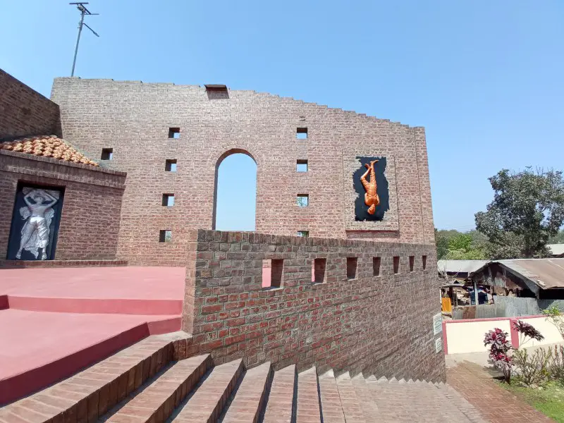 Alamdanga Slaughter House/আলমডাঙ্গা বধ্যভুমি is a historical tourist attraction in Chuadanga
