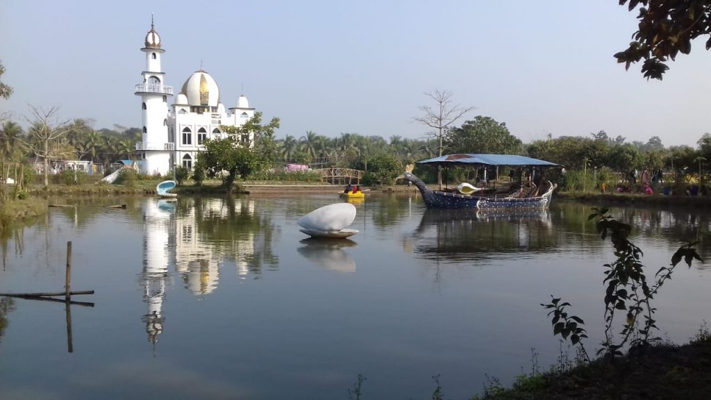 Chandramahal Eco Park/চন্দ্রমহল ইকো পার্ক is an interesting place to go in Bagerhat.