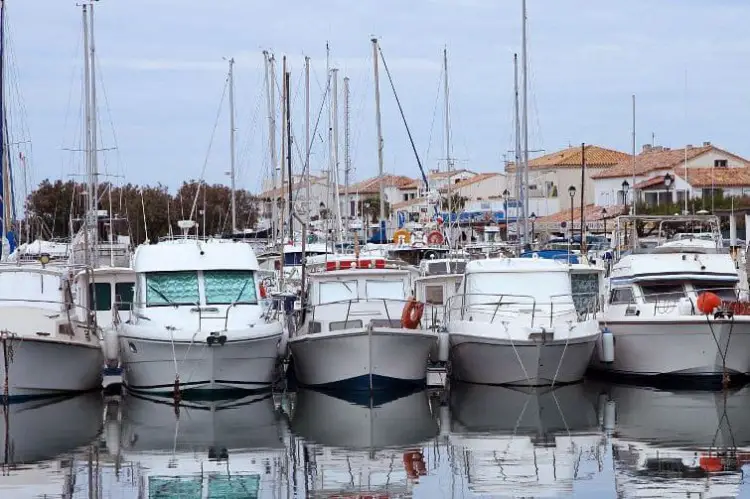 How to rent a boat in Saintes-Maries-de-la-Mer