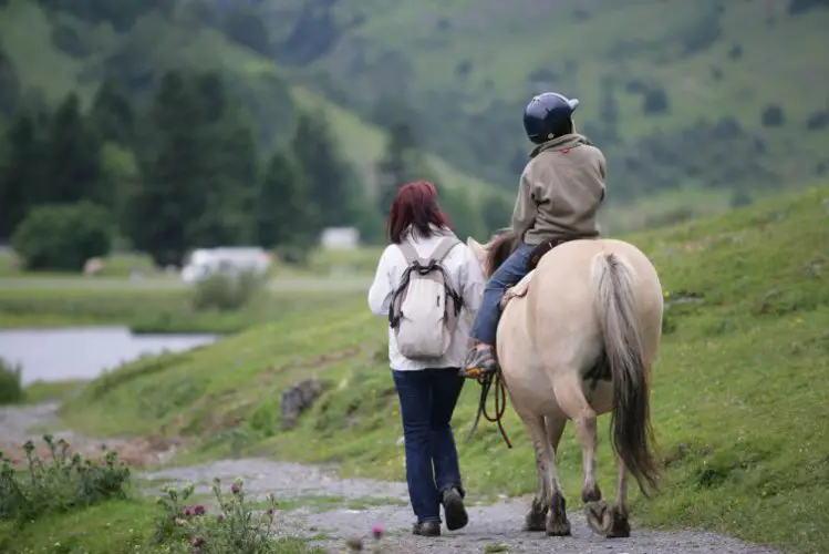 Riding a horse is one of the best things to do in Gerardmer. 