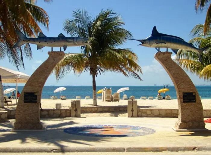 Playa Centro Isla Mujeres - Isla Mujeres